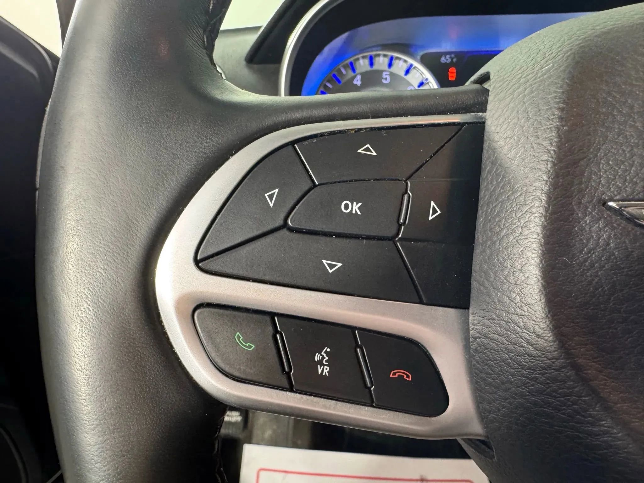 Used 2018 Chrysler 300 Limited image 15