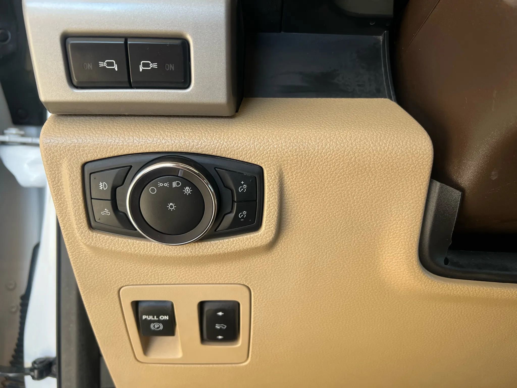 Used 2018 Ford F150 Lariat w/ Equipment Group 502A Luxury image 11