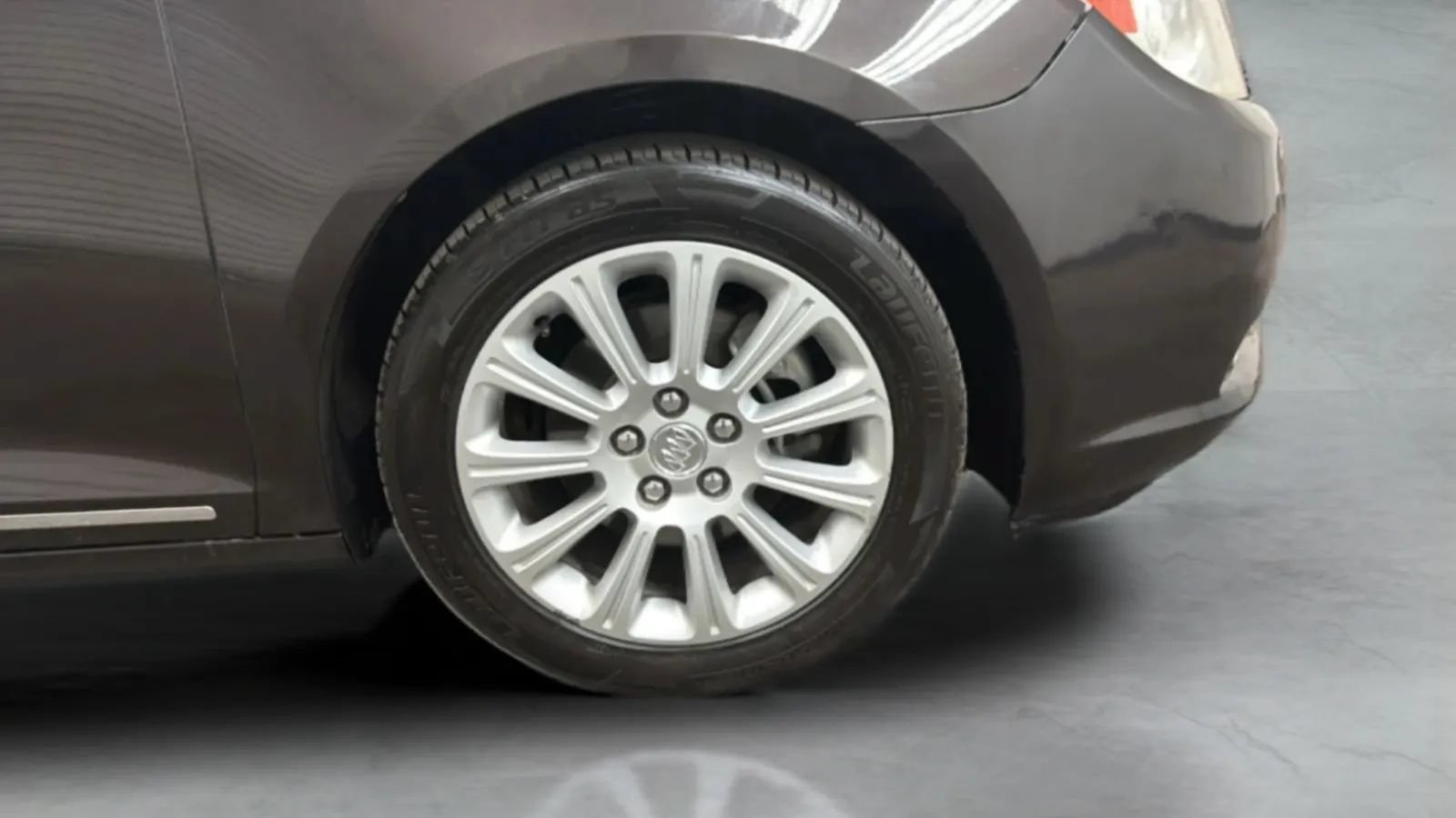 Used 2013 Buick LaCrosse Leather FWD image 23