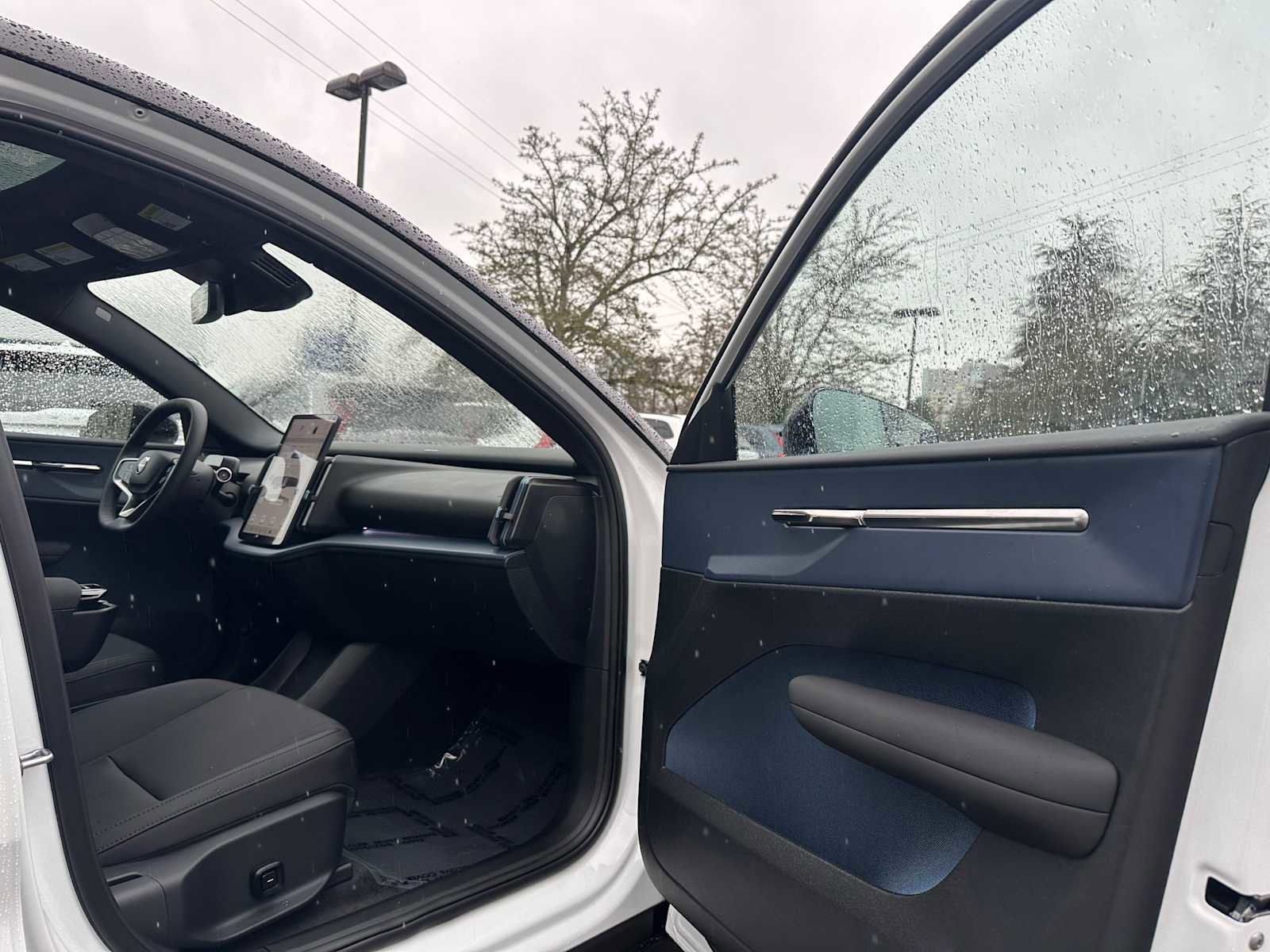 New 2026 Volvo EX30 Plus w/ Protection Package Premier AWD/4WD image 11