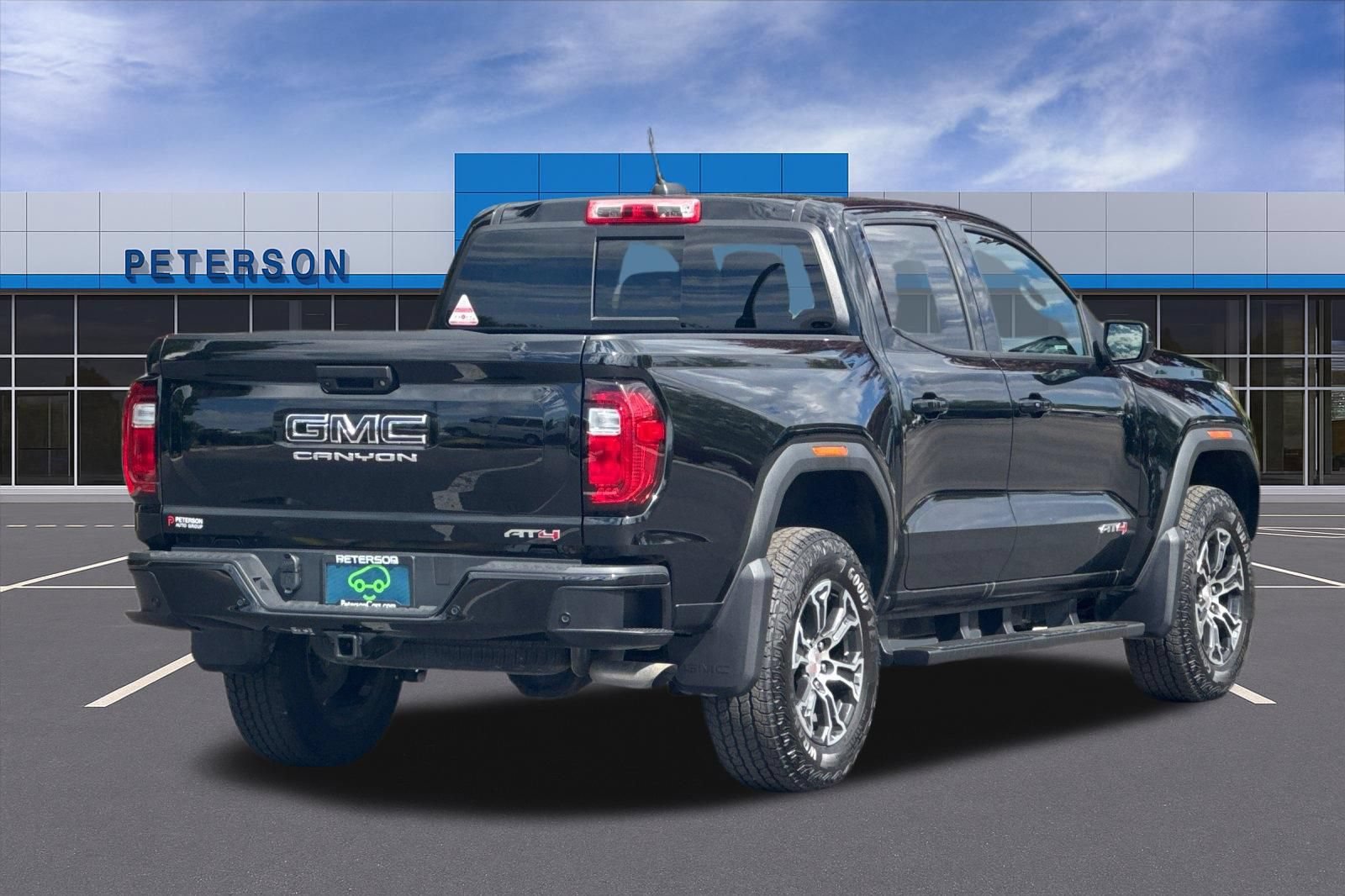 Used 2025 GMC Canyon AT4 AWD/4WD image 4