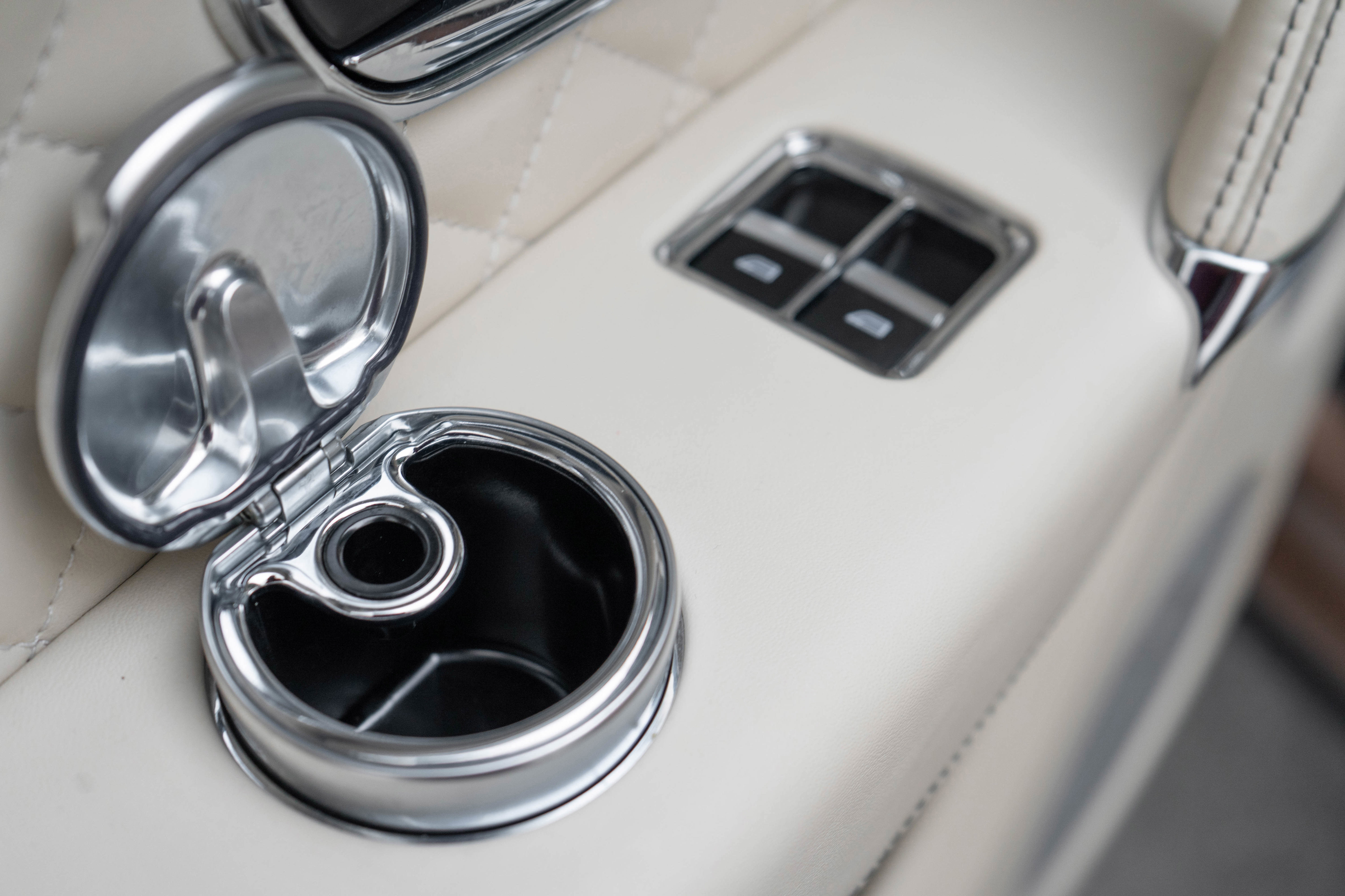 Used 2017 Bentley Bentayga image 31