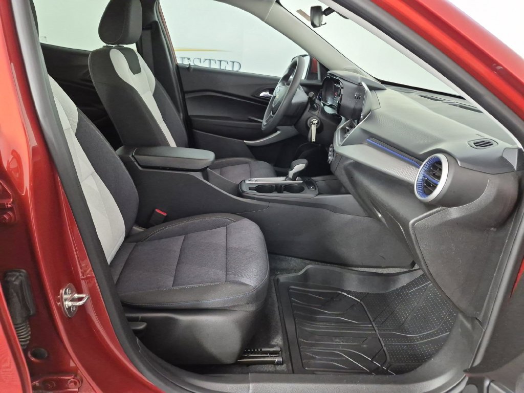 Certified 2024 Chevrolet Trax LS w/ LS Convenience Package FWD image 35