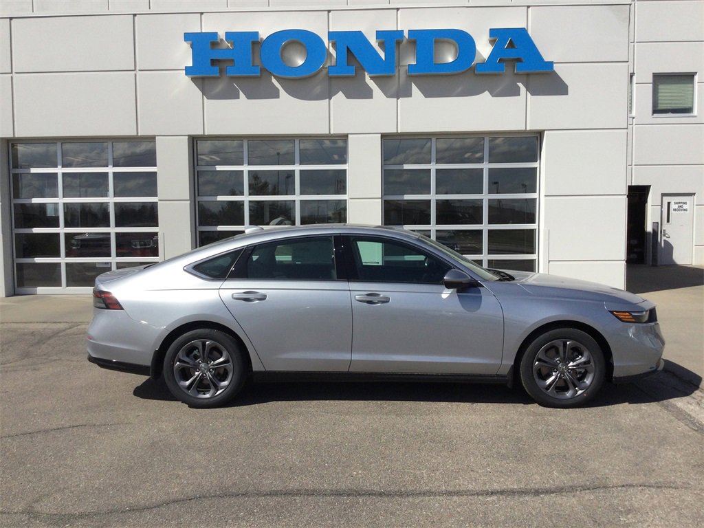 New 2025 Honda Accord EX-L image 2