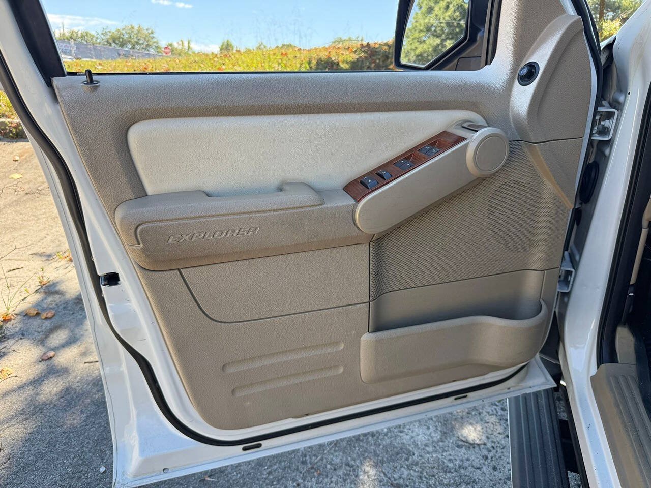 Used 2008 Ford Explorer Eddie Bauer AWD/4WD image 26