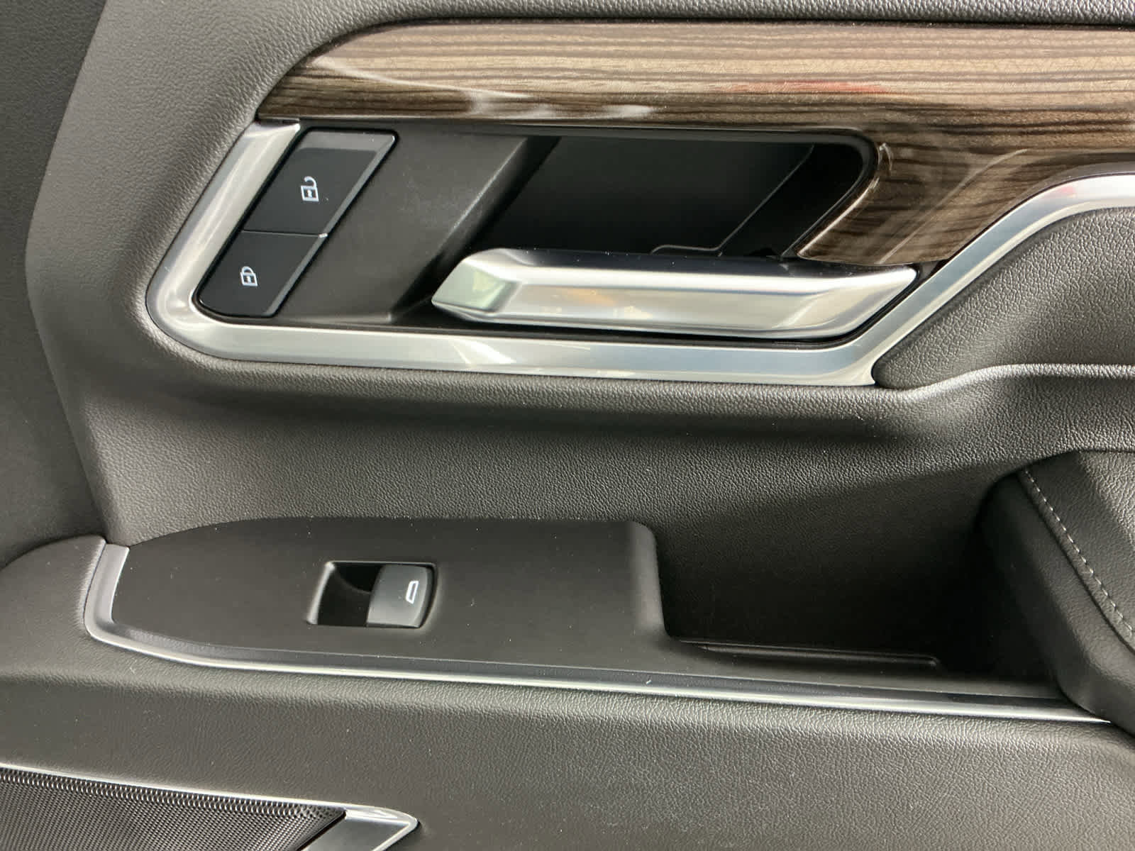 Used 2024 Chevrolet Silverado 3500 LT w/ Convenience Package image 9