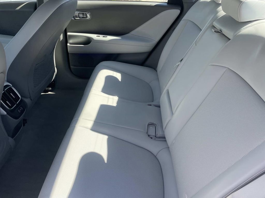 Used 2025 Hyundai Ioniq 6 SEL image 29