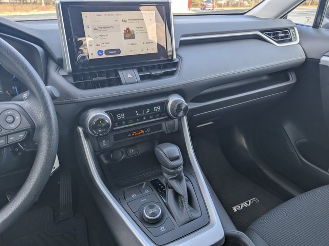 Used 2024 Toyota RAV4 LE image 24