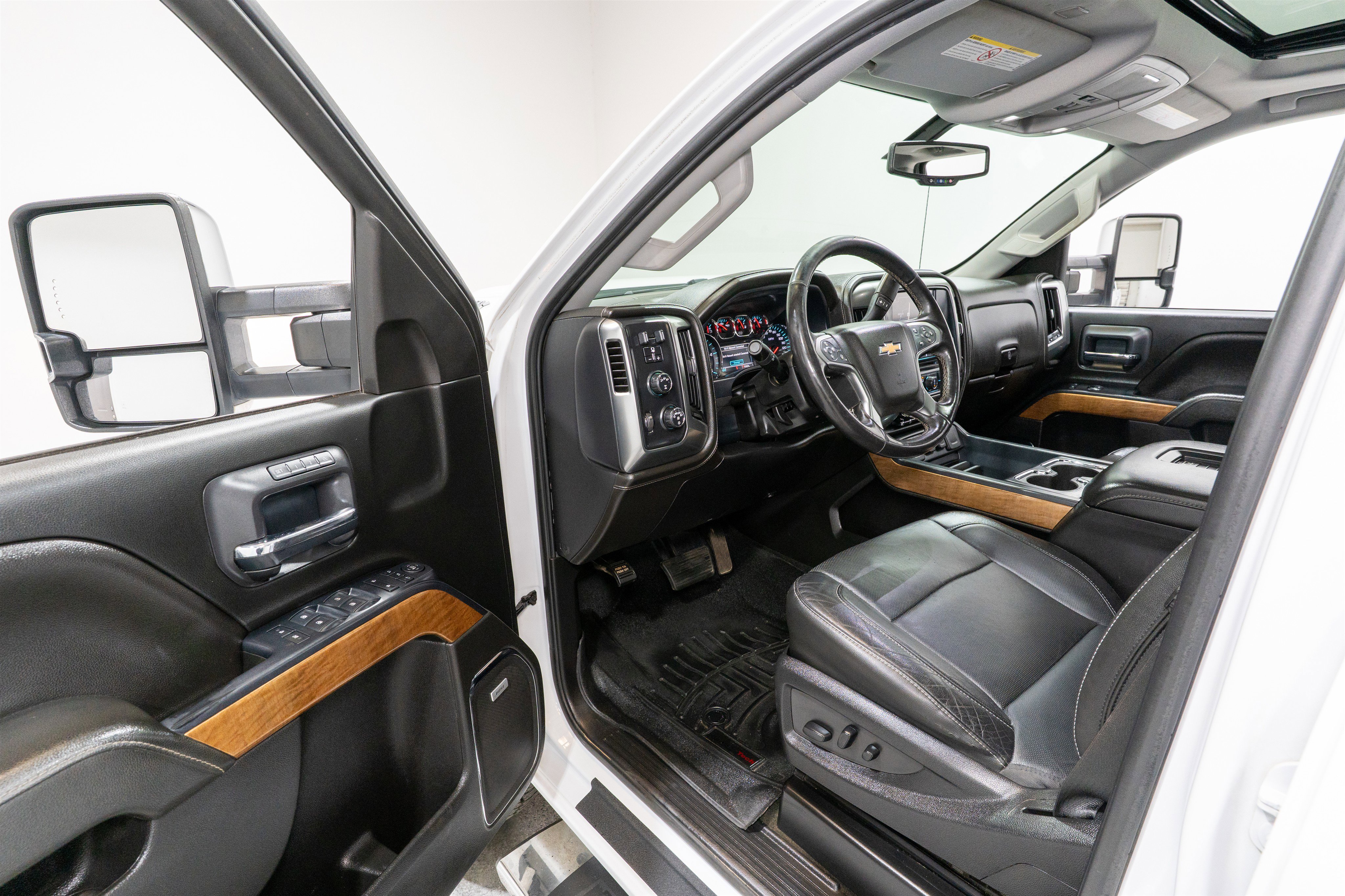 Used 2018 Chevrolet Silverado 2500 LTZ w/ Duramax Plus Package image 14