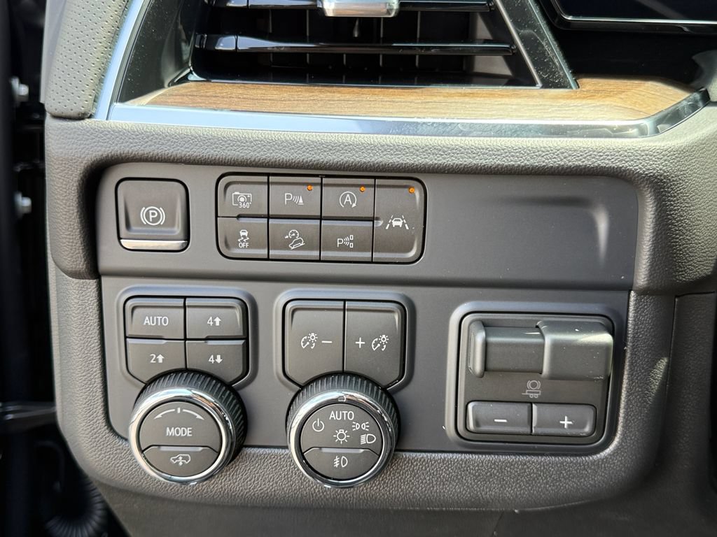 New 2026 Chevrolet Tahoe High Country AWD/4WD image 23
