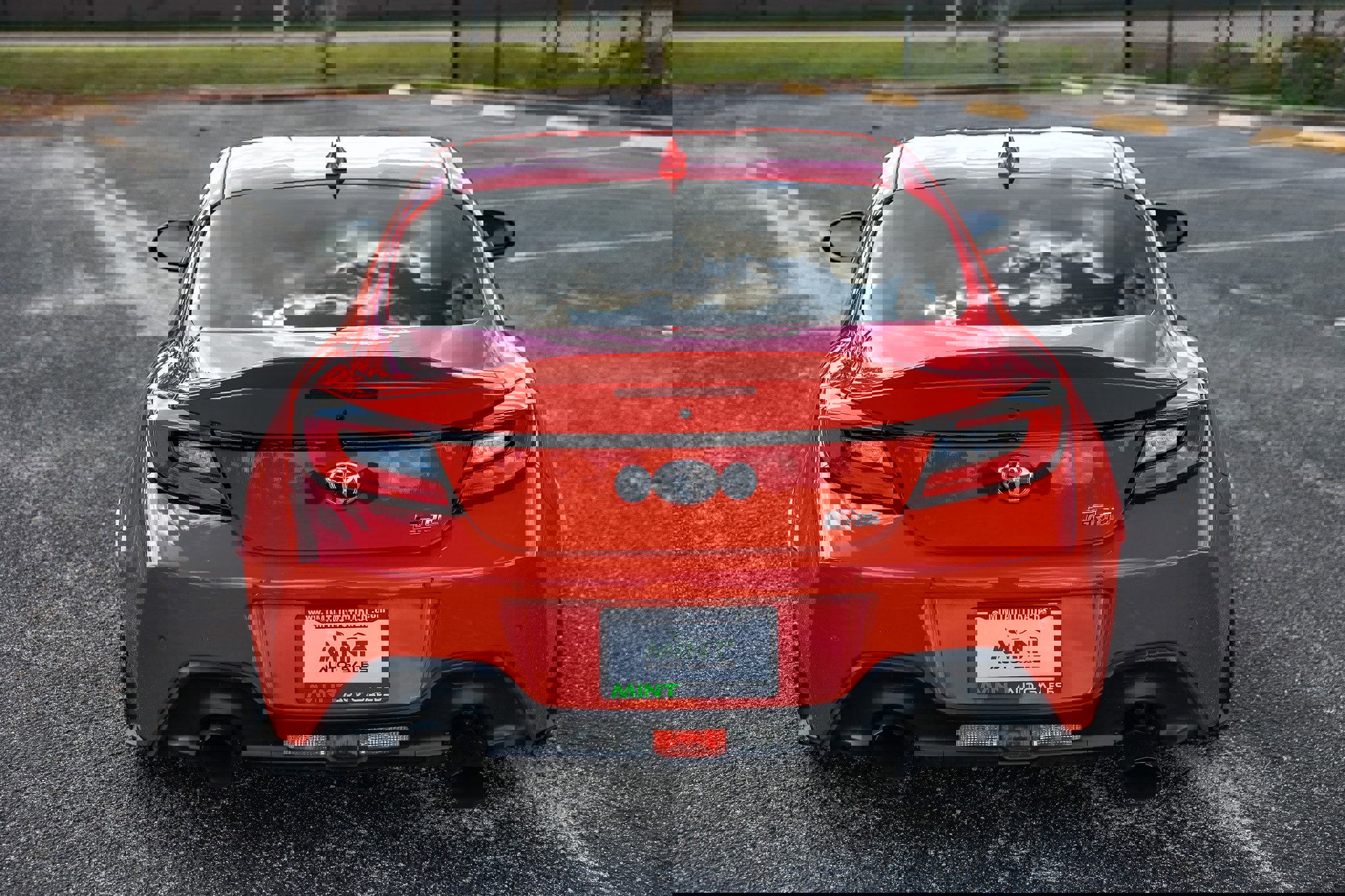 Used 2022 Toyota GR86 Premium w/ ALL Weather Mat Package (TMS) image 11