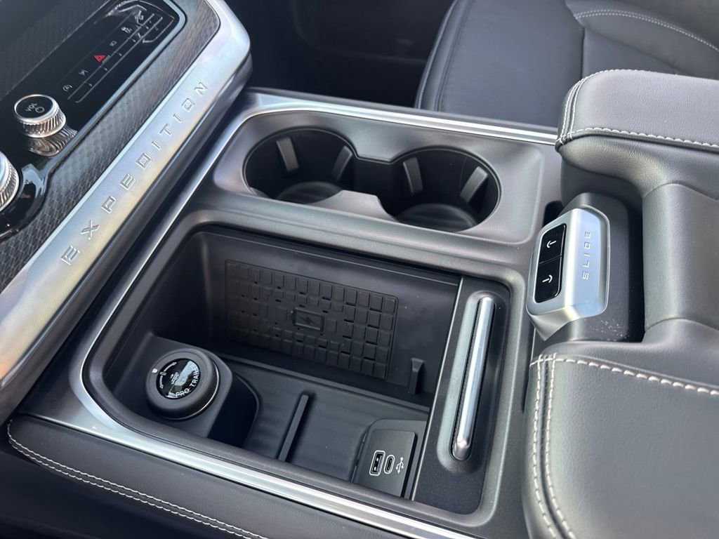 New 2025 Ford Expedition Platinum w/ Stealth Performance Package AWD/4WD image 19
