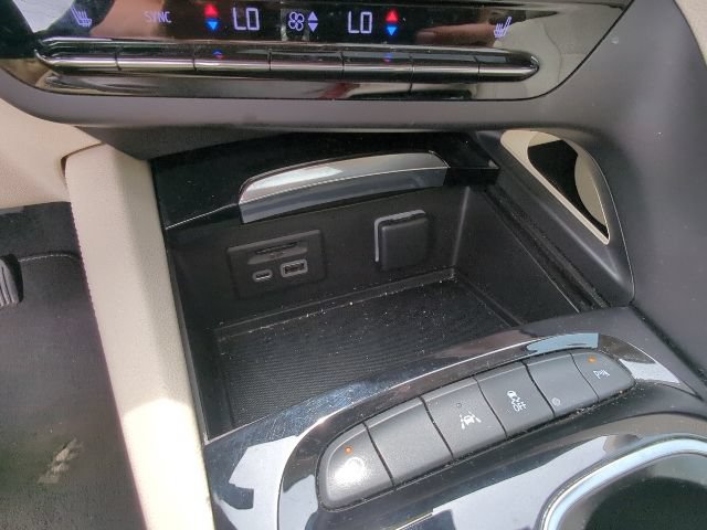 Used 2022 Buick Envision Essence w/ Technology Package I FWD image 21