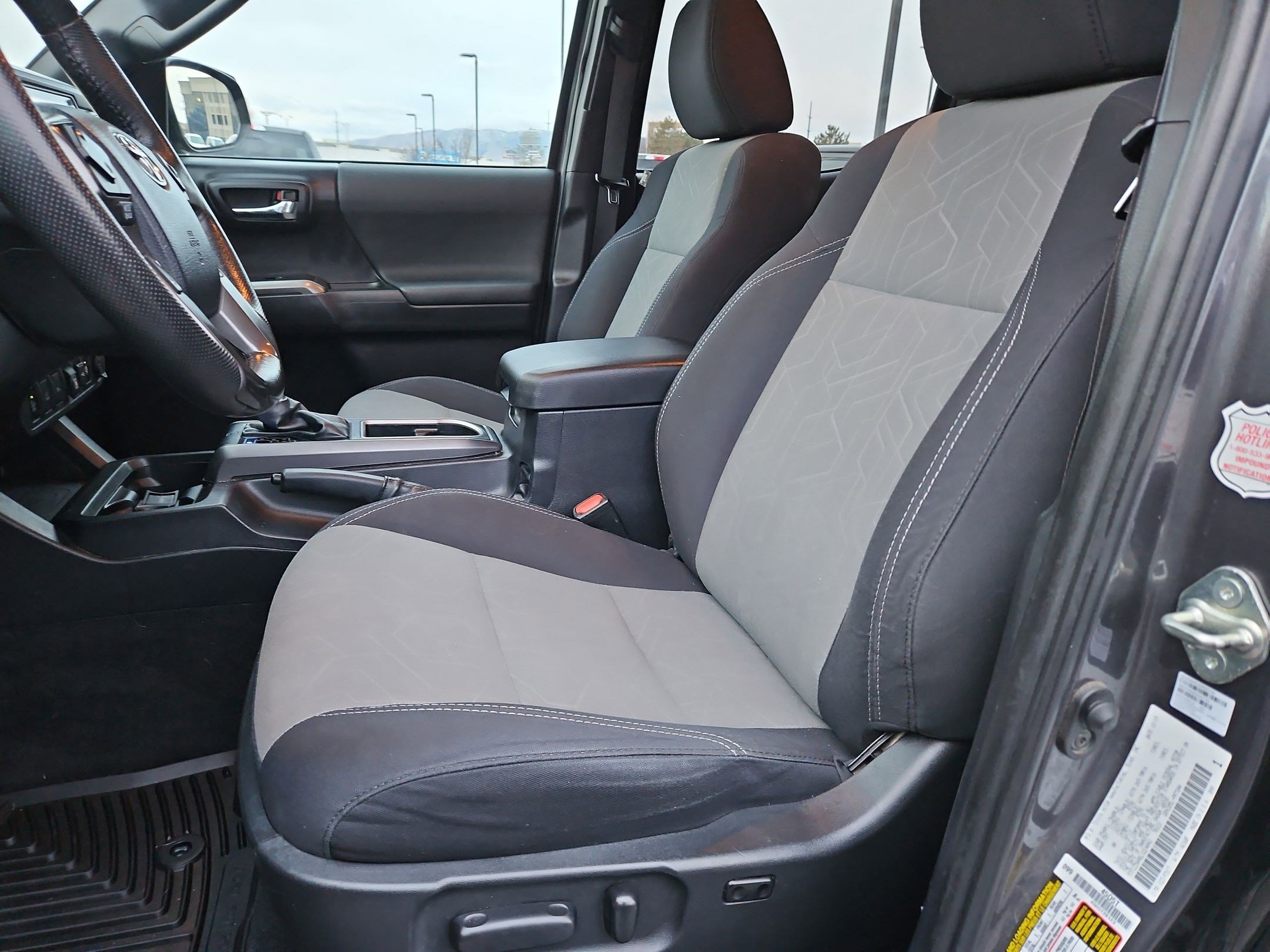 Used 2020 Toyota Tacoma TRD Off-Road w/ Technology Package image 17