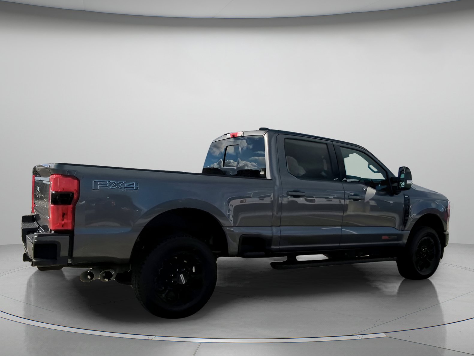 New 2026 Ford F250 Lariat w/ Black Appearance Package image 31