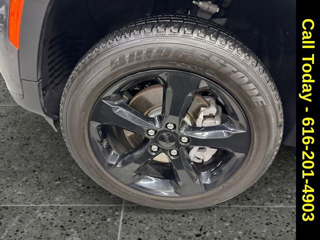 Used 2024 Jeep Grand Cherokee L Altitude image 24