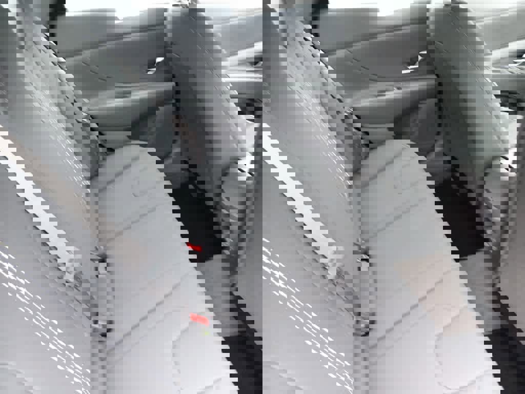 Used 2024 Hyundai Elantra SEL image 23