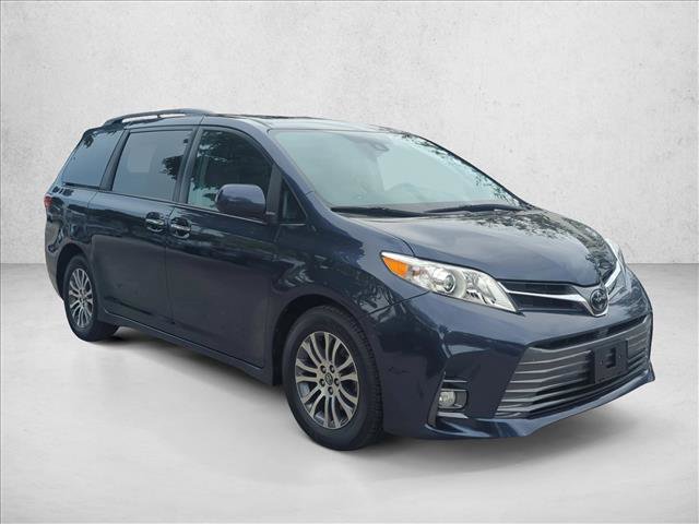 Certified 2019 Toyota Sienna XLE FWD image 3