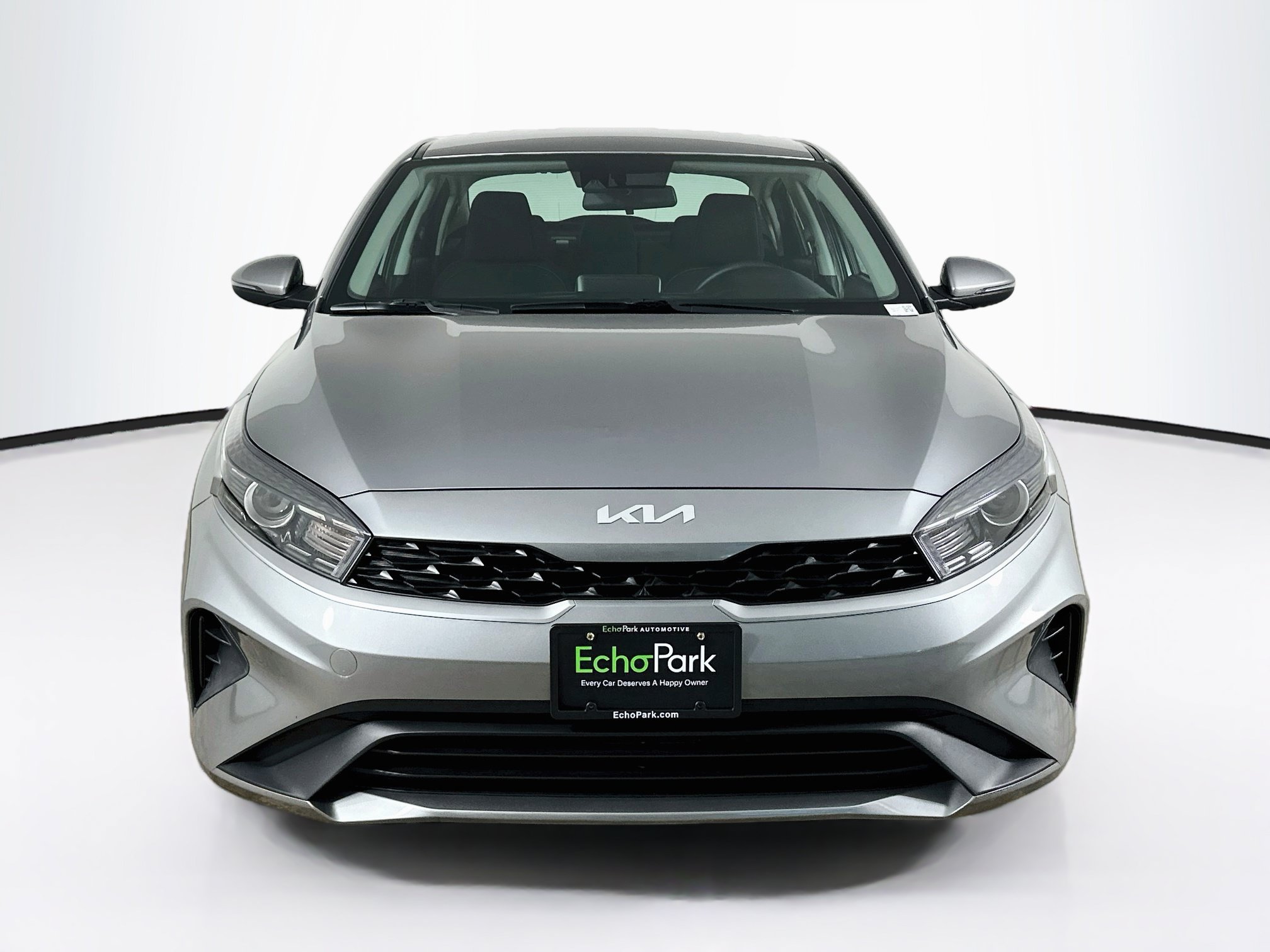 Used 2023 Kia Forte LXS w/ LXS Technology Package FWD image 2