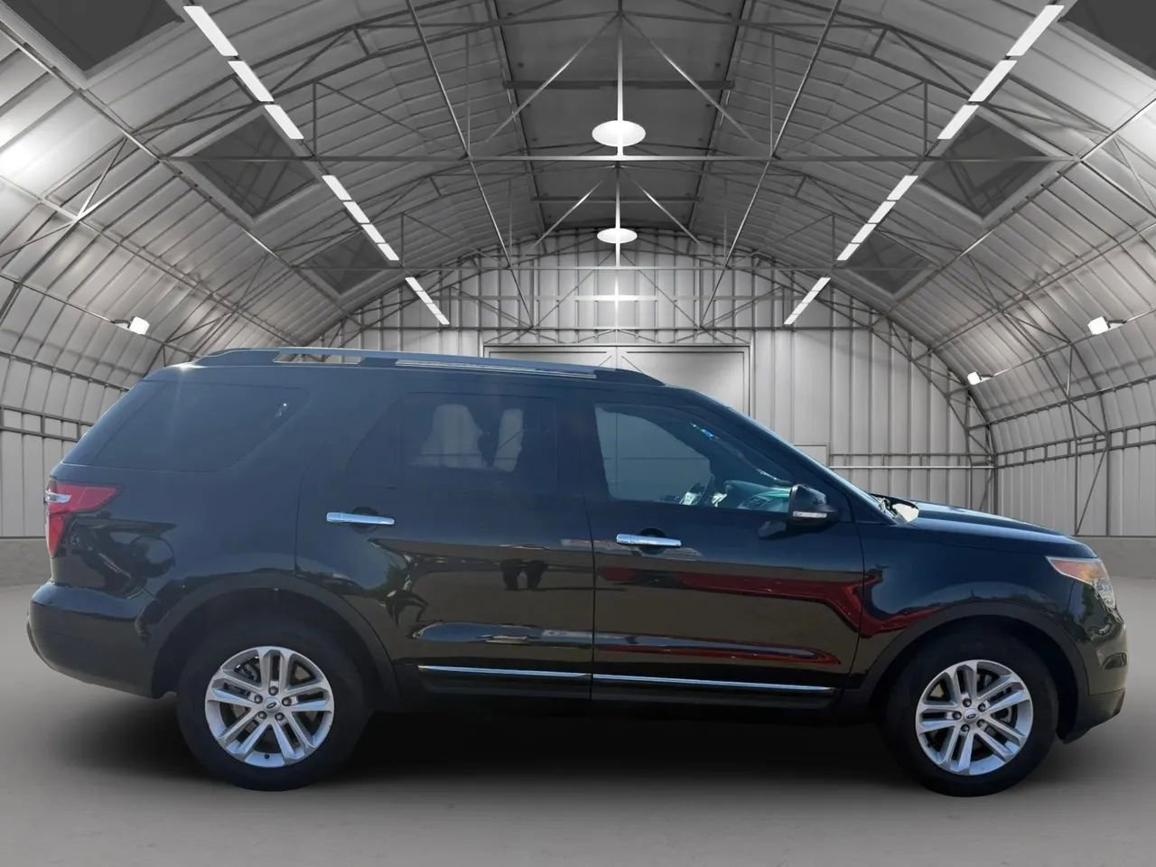 Used 2015 Ford Explorer XLT w/ Equipment Group 201B FWD image 7