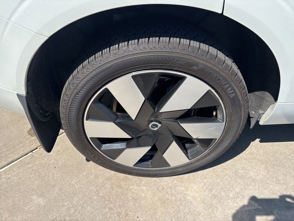 Certified 2024 Volvo XC60 T8 Plus w/ Protection Package Premier AWD/4WD image 13