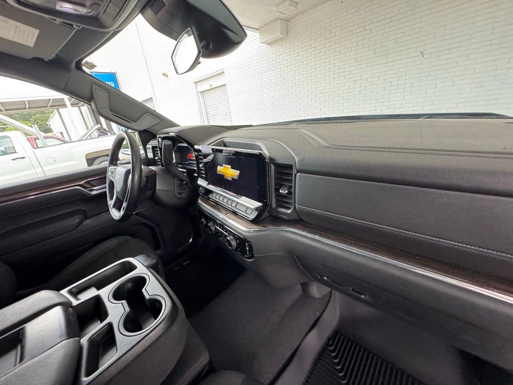 Used 2023 Chevrolet Silverado 1500 LT w/ Z71 Off-Road Package image 17
