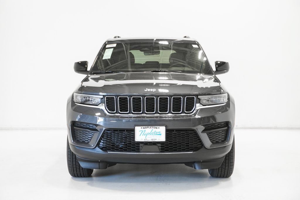 New 2025 Jeep Grand Cherokee Laredo w/ Luxury Tech Group I AWD/4WD image 3