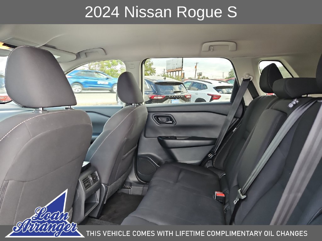 Used 2024 Nissan Rogue S FWD image 19