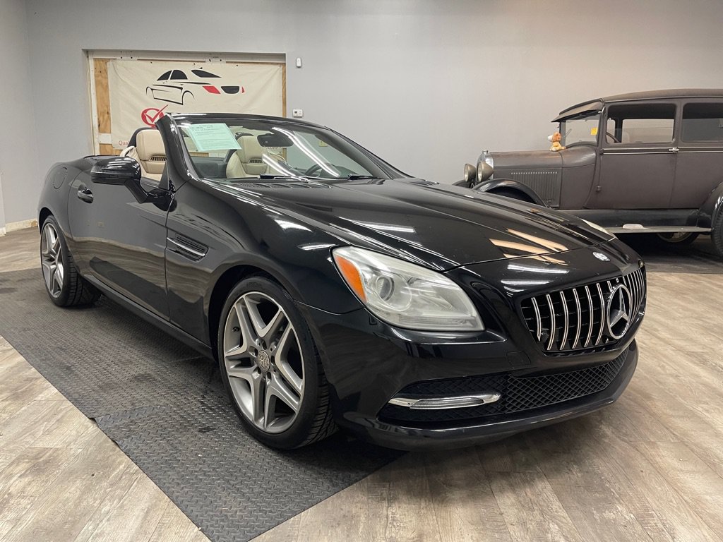 Used 2013 Mercedes-Benz SLK 250 image 4