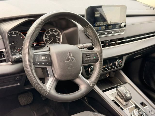 Used 2024 Mitsubishi Outlander SE AWD/4WD image 15