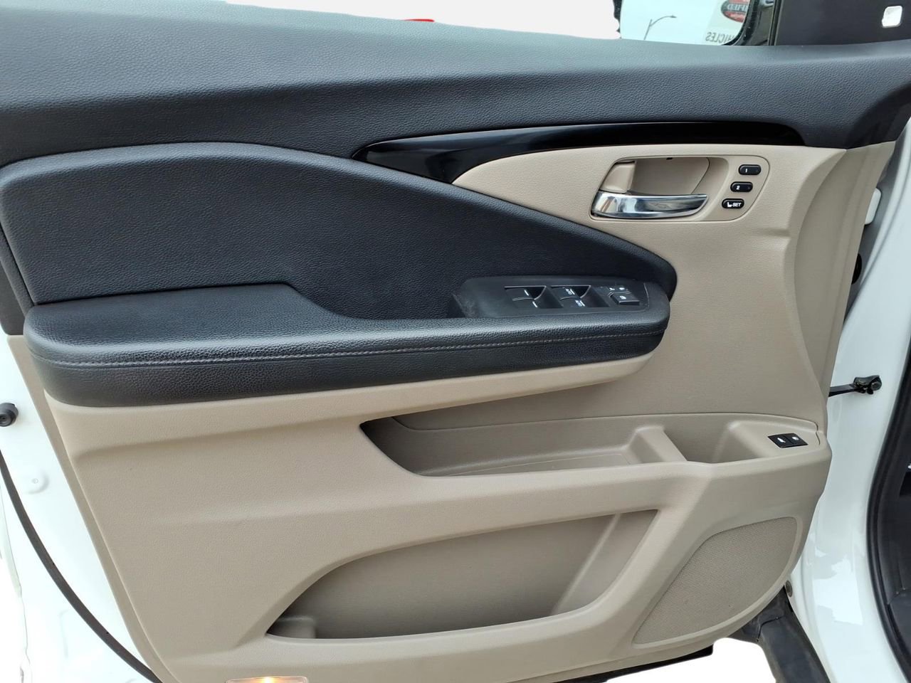 Used 2020 Honda Pilot Touring image 16