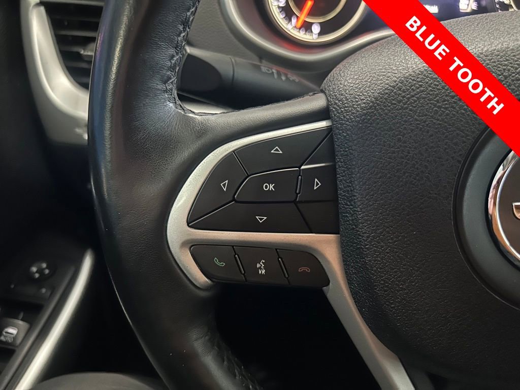 Used 2018 Jeep Cherokee Latitude Plus w/ Cold Weather Group image 19