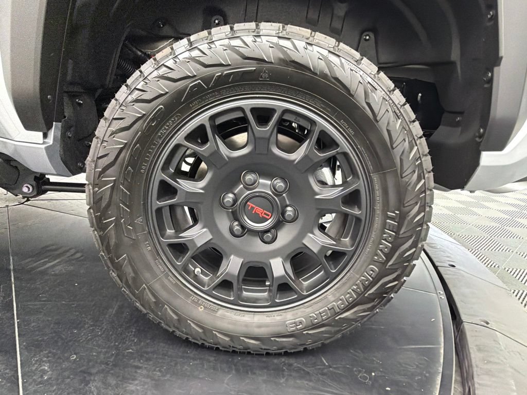 Certified 2026 Toyota 4Runner SR5 AWD/4WD image 19