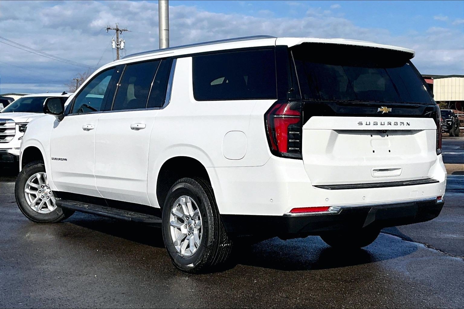 New 2026 Chevrolet Suburban LS image 3