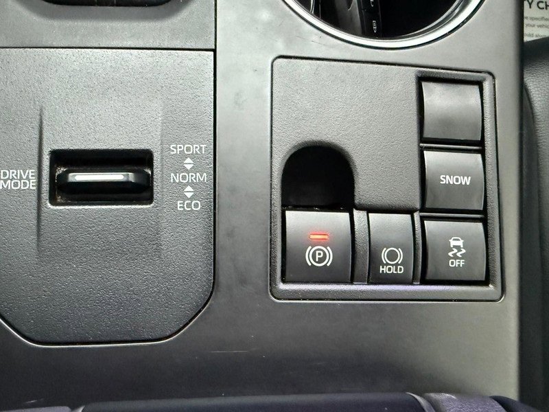 Used 2024 Toyota Highlander XLE image 28