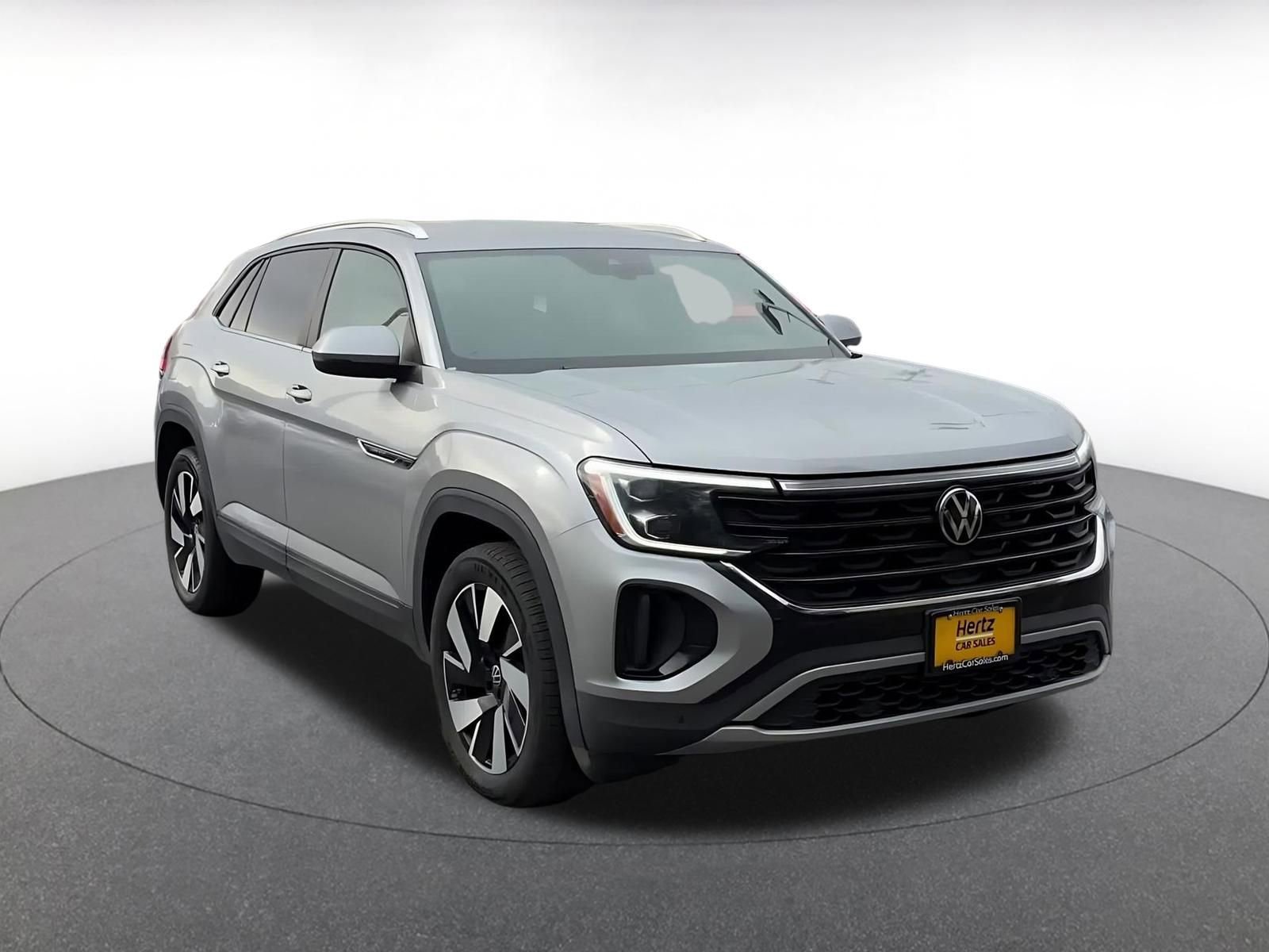 Used 2025 Volkswagen Atlas Cross Sport SE image 3