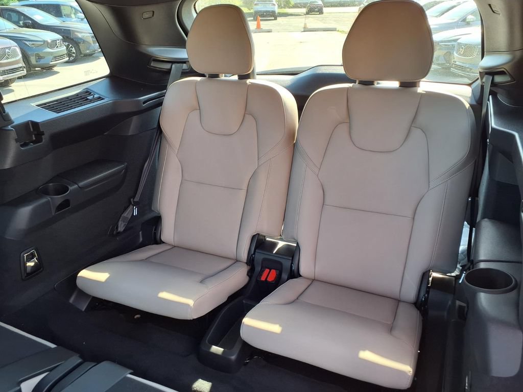 New 2026 Volvo XC90 B5 Core AWD/4WD image 8