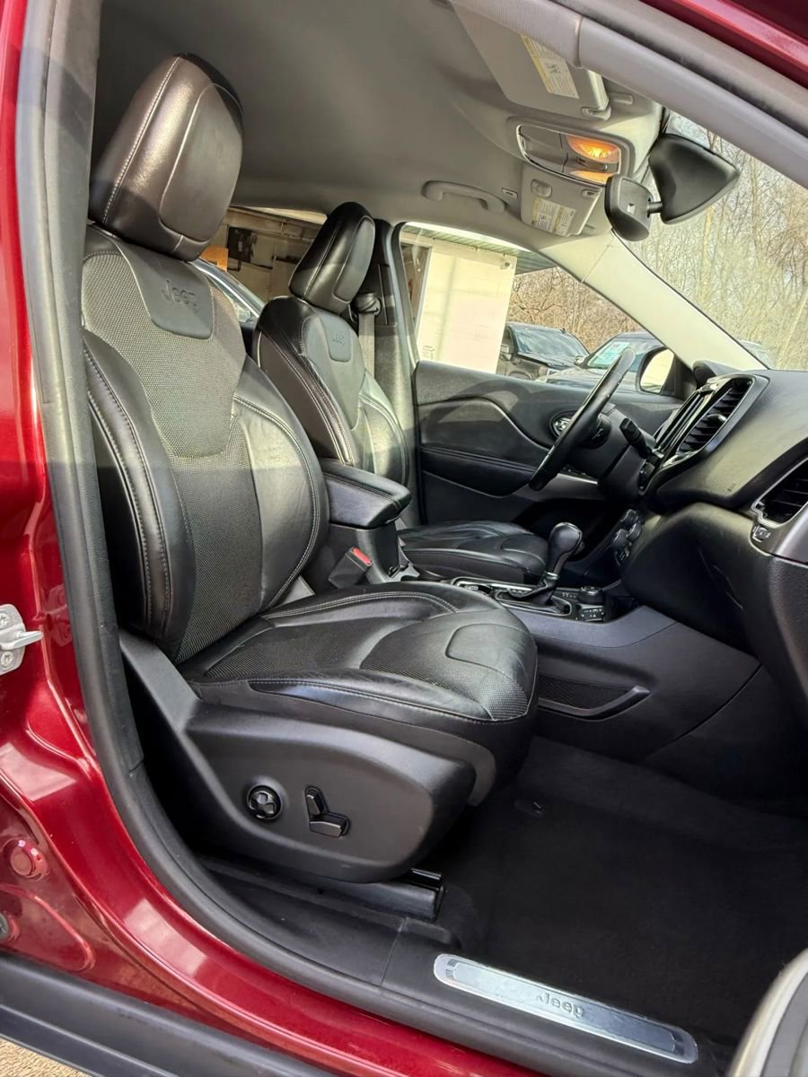 Used 2019 Jeep Cherokee Limited AWD/4WD image 23