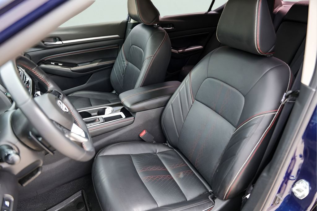 Used 2023 Nissan Altima 2.5 SR w/ SR Premium Package FWD image 10