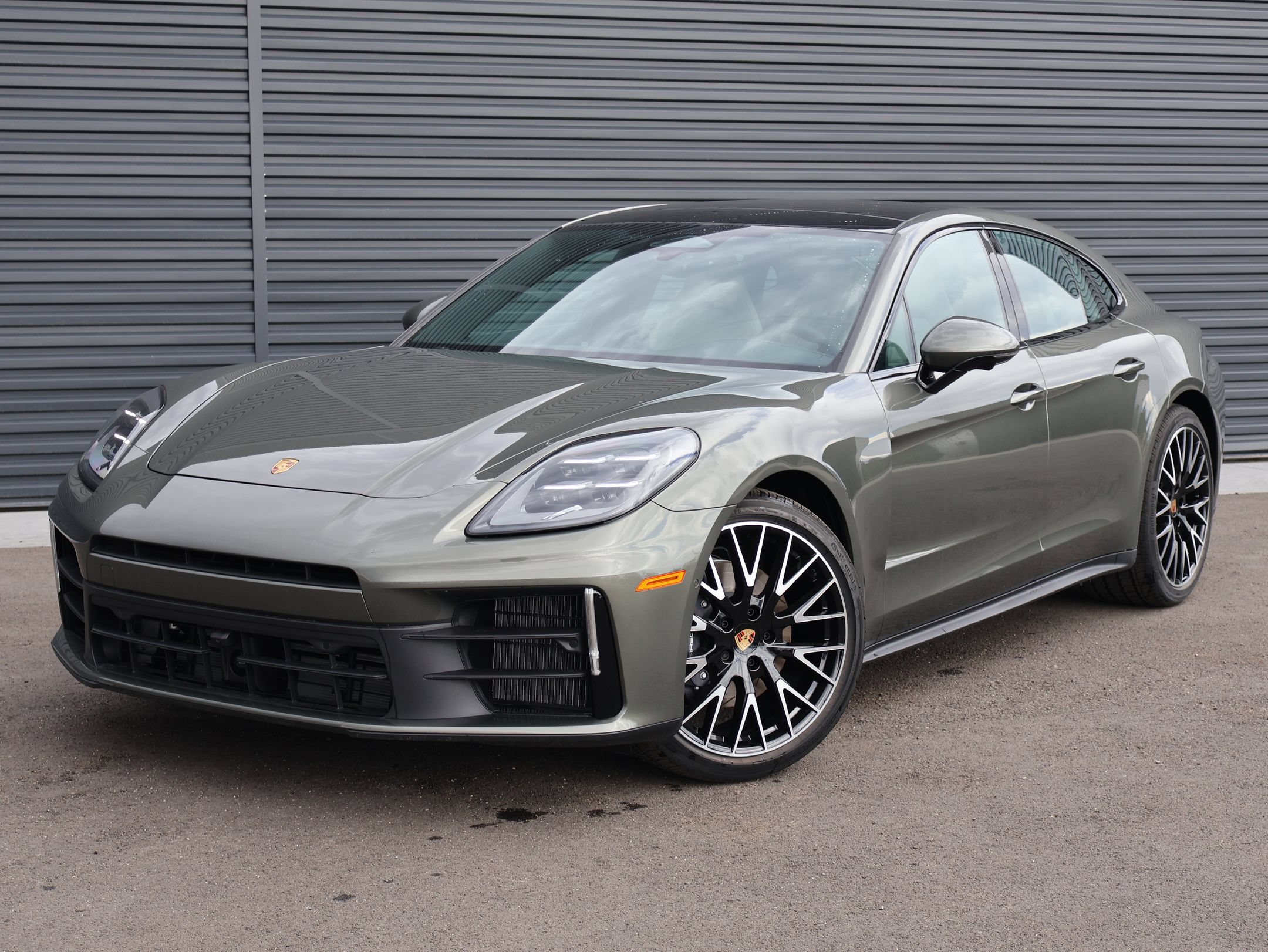 New 2026 Porsche Panamera 4 AWD/4WD image 1