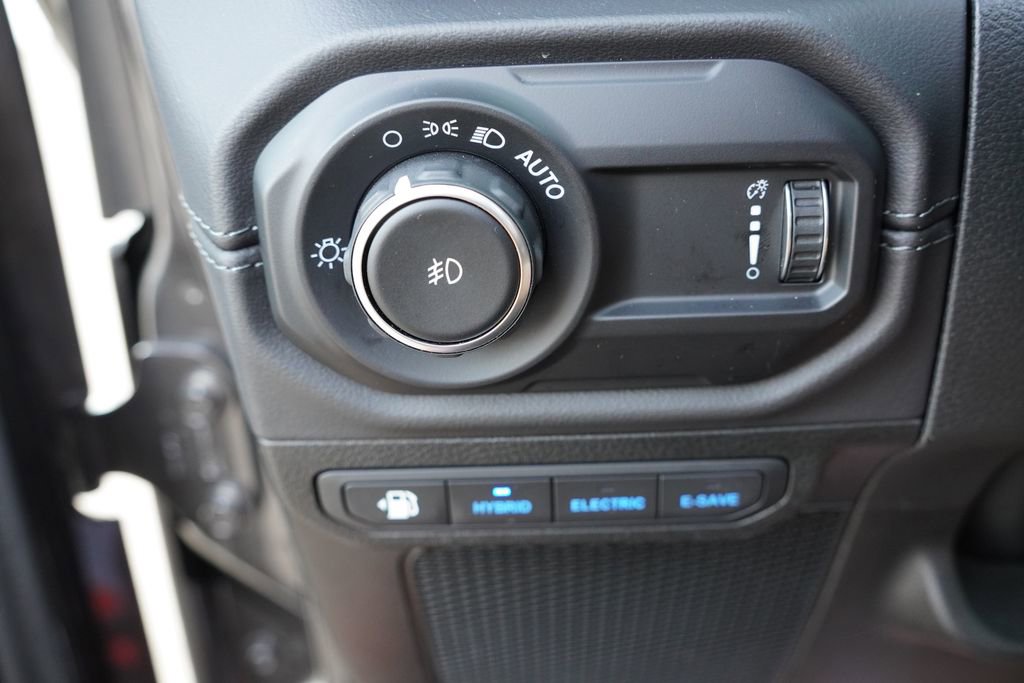 Certified 2025 Jeep Wrangler Unlimited Rubicon 4xe w/ Safety Group image 24