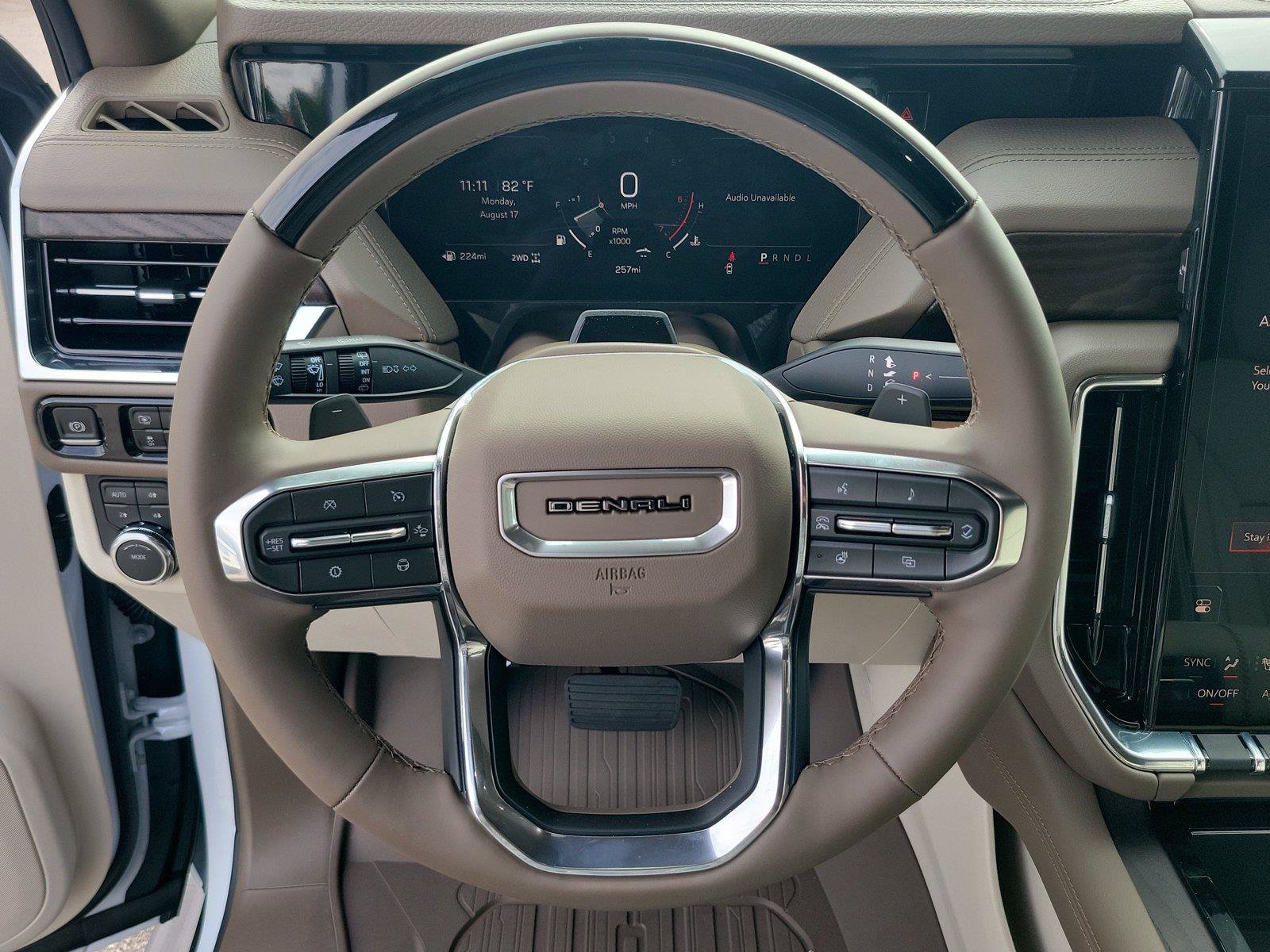 New 2026 GMC Yukon Denali w/ Denali Reserve Package AWD/4WD image 25