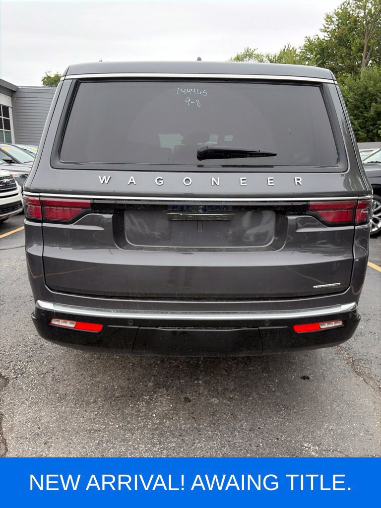 Used 2024 Jeep Wagoneer L Series II w/ Flexible Seating Group AWD/4WD image 3