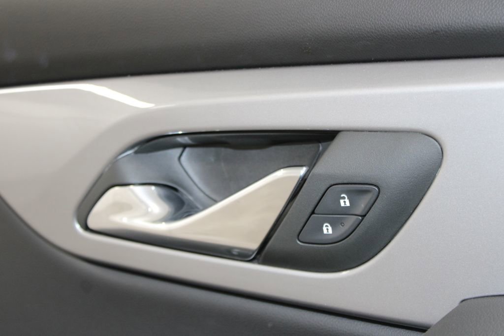 Used 2025 Chevrolet Blazer LT image 36