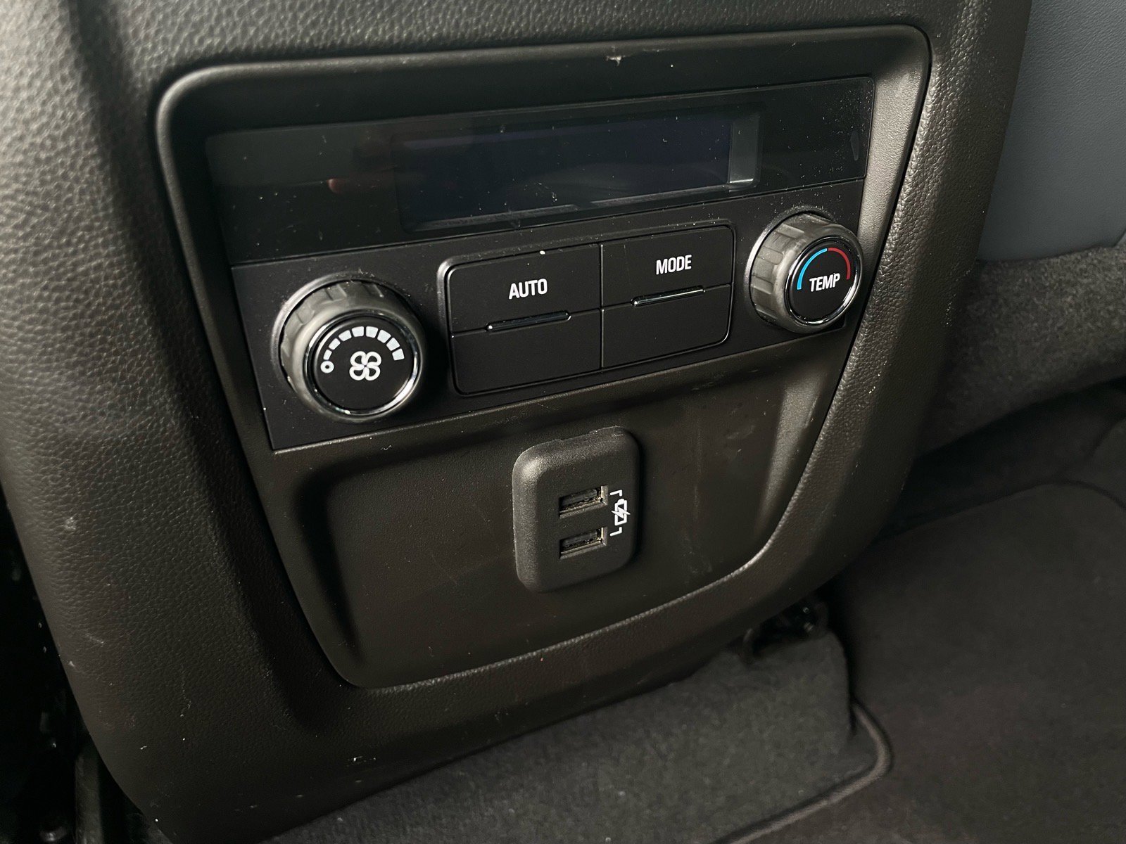 Used 2023 Buick Enclave Essence w/ Experience Buick Package FWD image 8