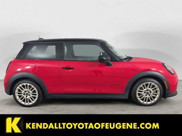 Used 2025 MINI Cooper 2-Door Hardtop image 6