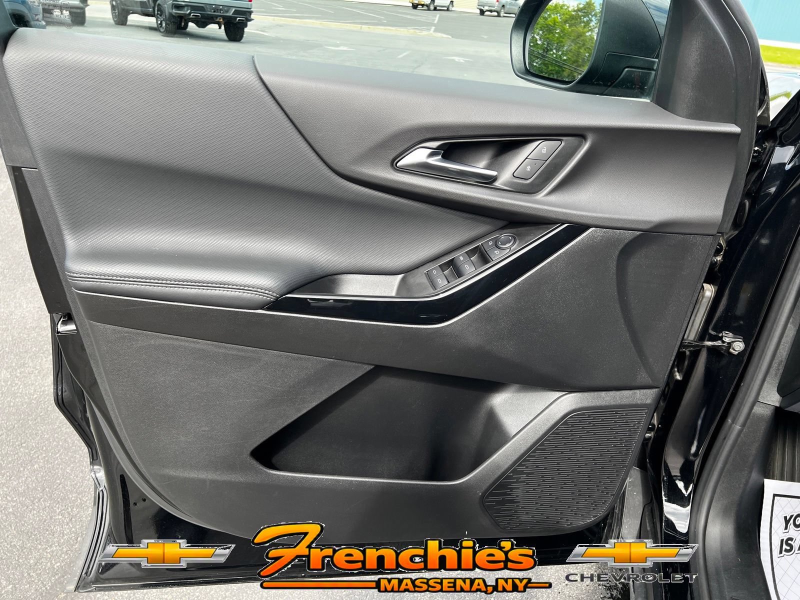 Used 2025 Chevrolet Equinox LT AWD/4WD image 10