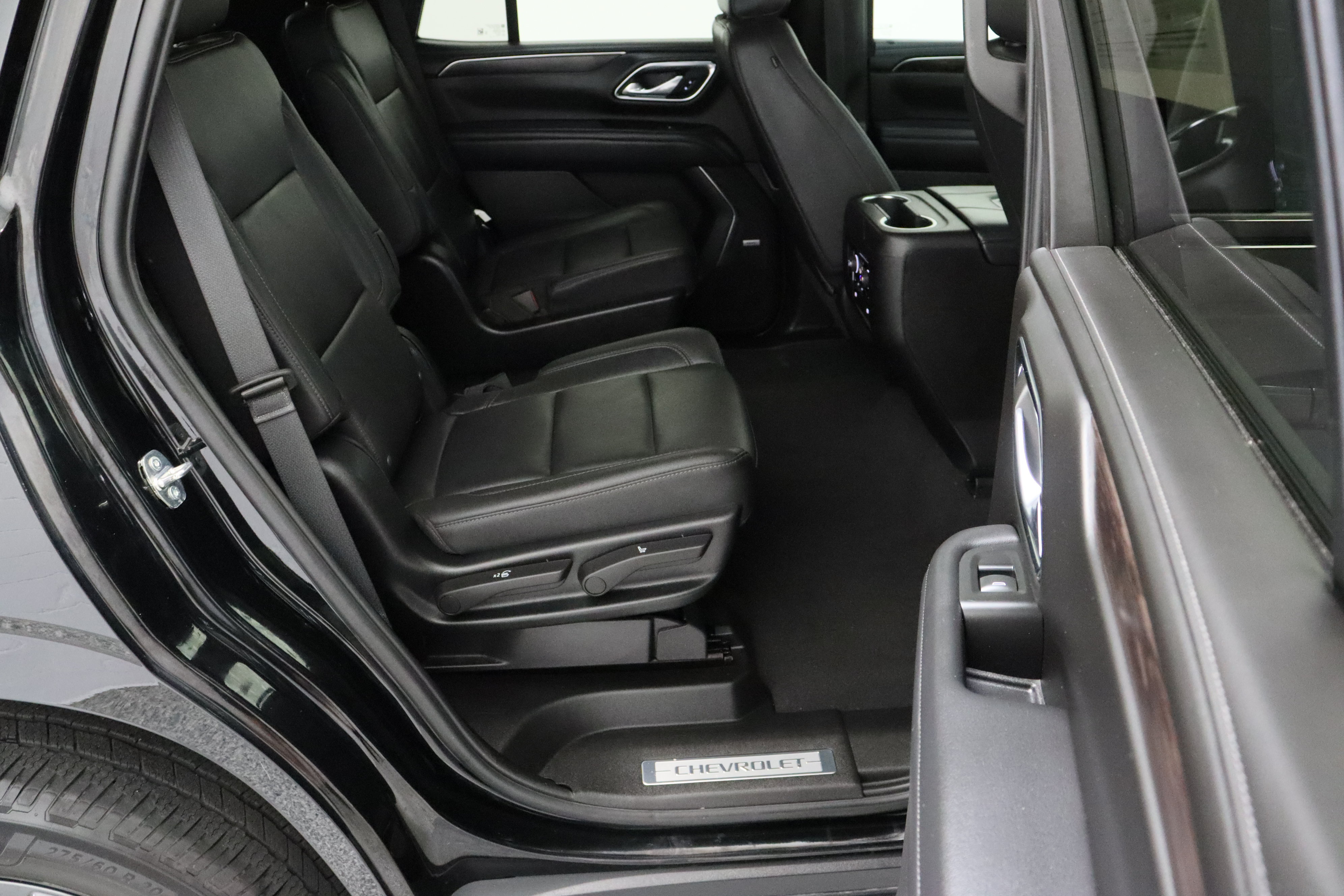 Used 2024 Chevrolet Tahoe Z71 w/ Z71 Off-Road Package AWD/4WD image 38