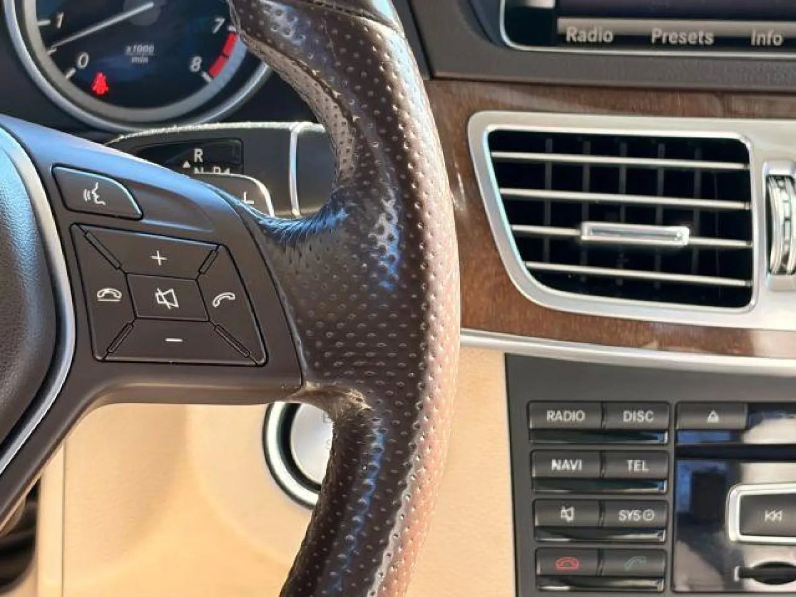 Used 2015 Mercedes-Benz E 350 4MATIC Sedan image 33
