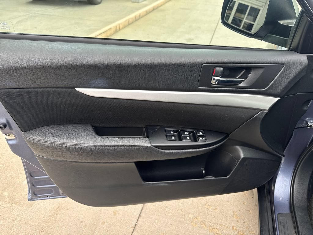 Used 2014 Subaru Outback 2.5i AWD/4WD image 10